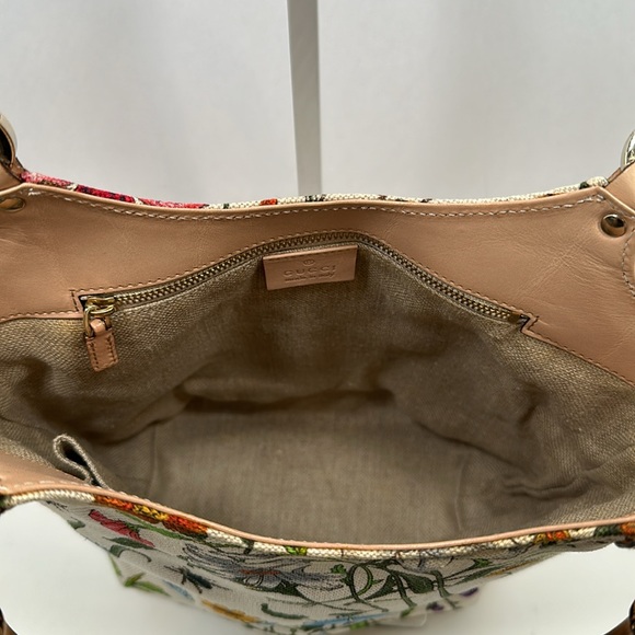 ⚡️SALE⚡️Authenticated GUCCI Flora Handbag with Bamboo Handles - Picture 10 of 15